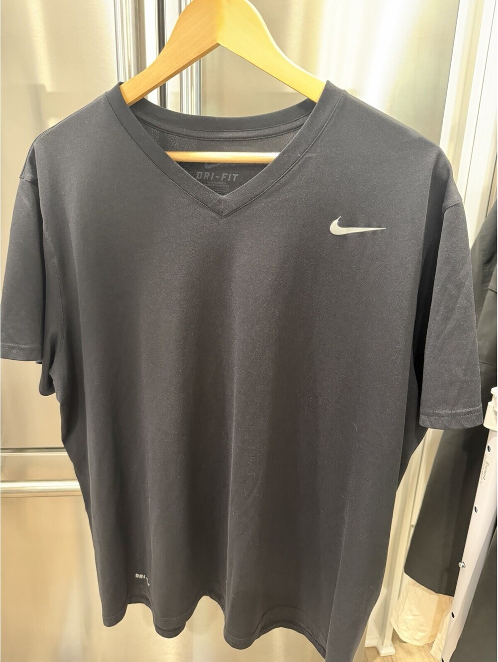 Womens sz XL Nike Dri-Fit Black v neck T-Shirt performance lightweight